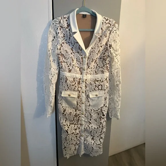 Elegant White Lace Button-Down Dress - Picture 8 of 10